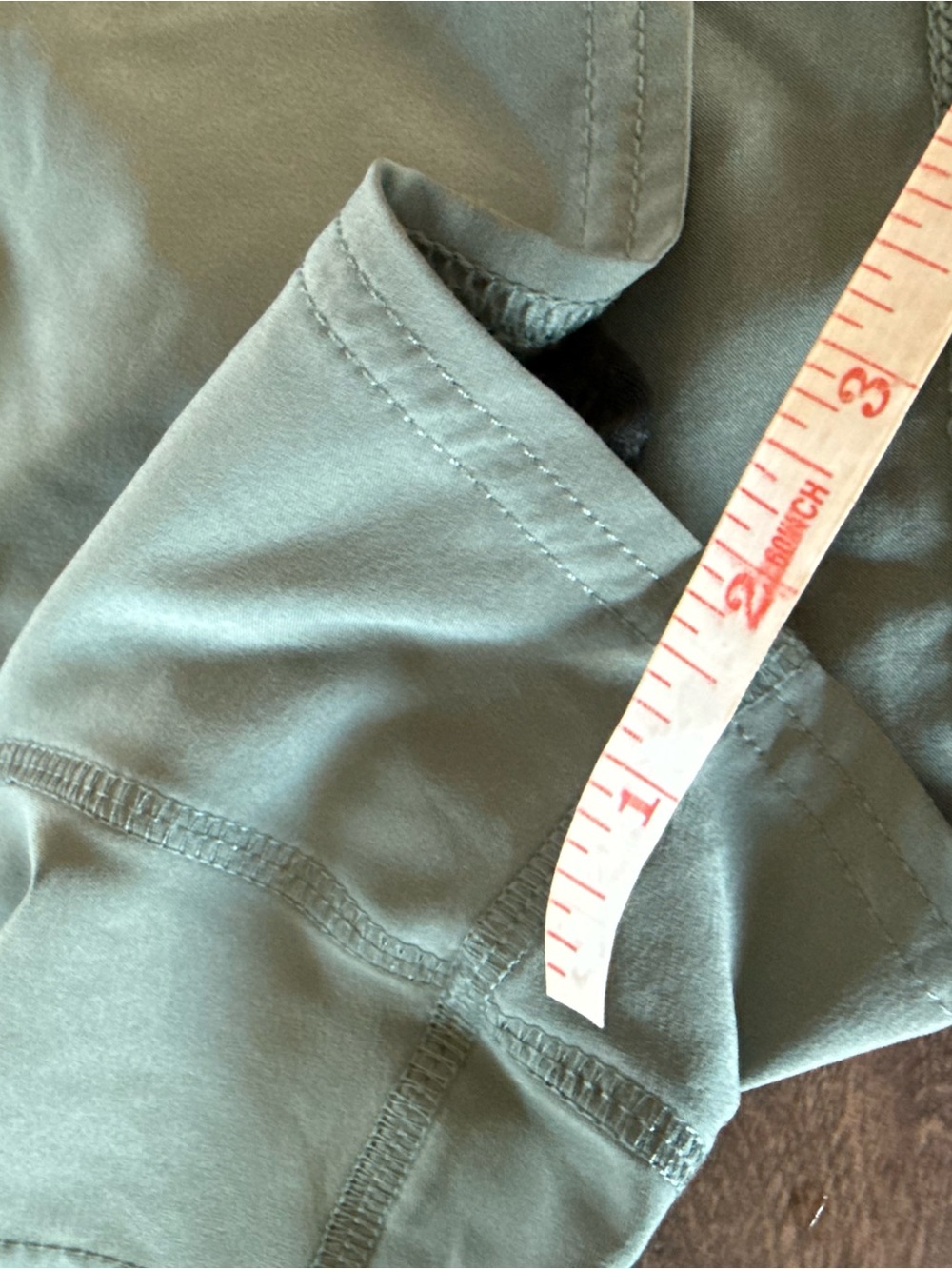 Vuori Clementine 2.0 Shorts Sage Green Athletic Drawstring 2-2.5” inseam - Picture 5 of 7